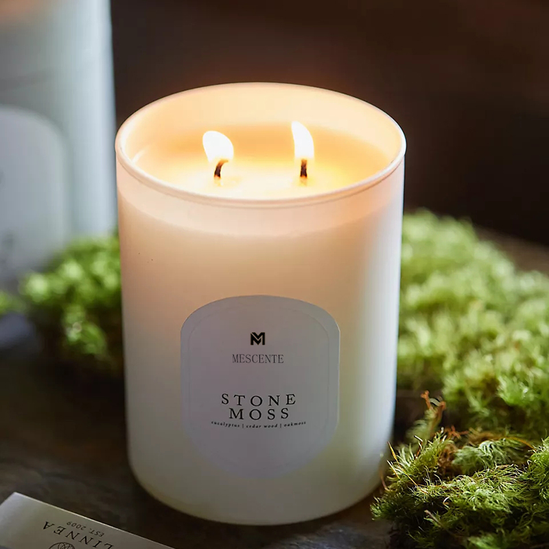 M&Scent Custom Logo Meditation Ungiftige Steine ​​Kräuter Handgegossene, natürlich duftende Sojawachs-Kristallkerzen