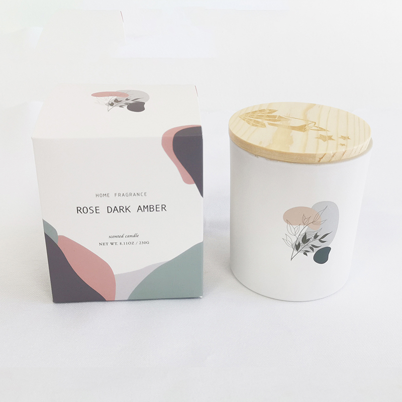 Mehrere hochwertige Soja-Duftkerzen mit 100 % natürlichem Aroma von M&Scent im Glasgefäß mit Deckel
