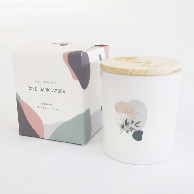 Mehrere hochwertige Soja-Duftkerzen mit 100 % natürlichem Aroma von M&Scent im Glasgefäß mit Deckel