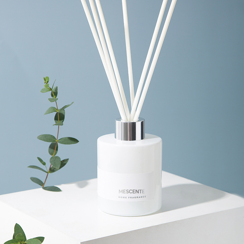 M&Scent Wholesale Luxus-Eigenmarken-dekorativer Blumenstäbchen-Faser-Red-Diffusor mit Stopper