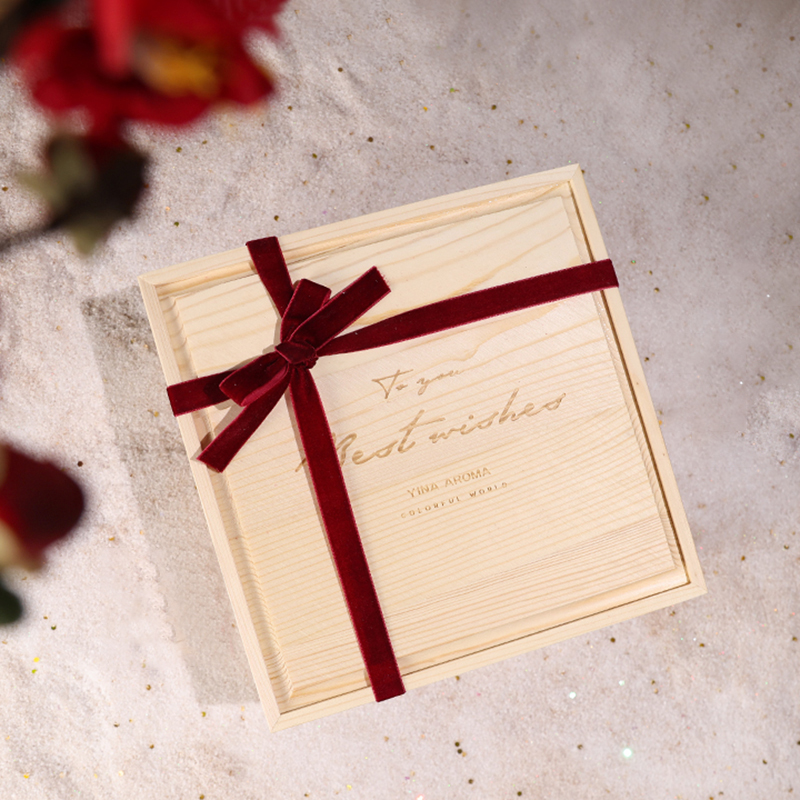 Luxus-Kerzenhalter aus Holz von M&Scent, Duftkerzen der Privatmarke, mit Box