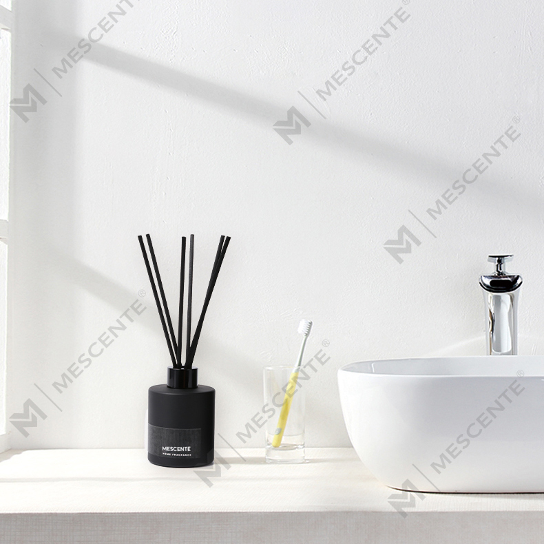 M&Scent Wholesale Luxus-Eigenmarken-dekorativer Blumenstäbchen-Faser-Red-Diffusor mit Stopper