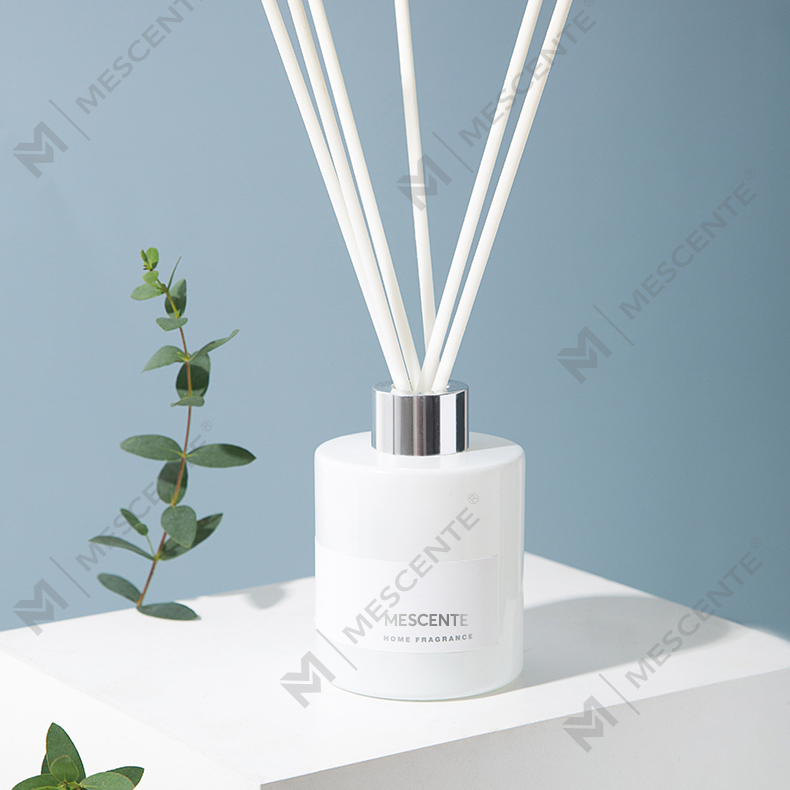 M&Scent Wholesale Luxus-Eigenmarken-dekorativer Blumenstäbchen-Faser-Red-Diffusor mit Stopper