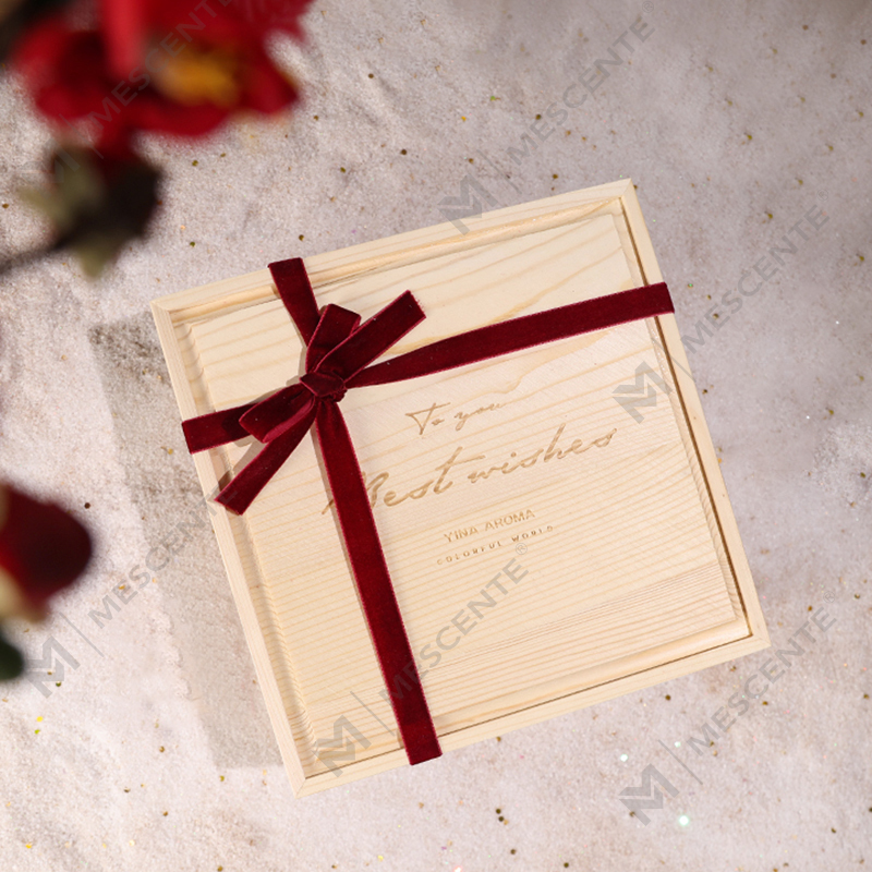 Luxus-Kerzenhalter aus Holz von M&Scent, Duftkerzen der Privatmarke, mit Box