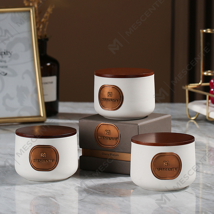 M&Scent Private Label Keramik-Geschenksets mit individuell duftenden Kokosnusswachskerzen