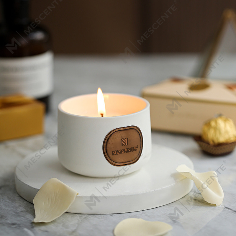M&Scent Private Label Keramik-Geschenksets mit individuell duftenden Kokosnusswachskerzen