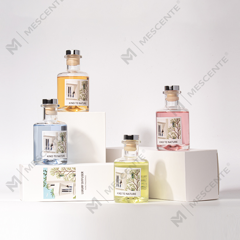 M&Scent Luxuriöser, dekorativer Duftdiffusor aus ätherischen Ölen in großer Flasche mit Geschenkset aus getrockneten Blumen