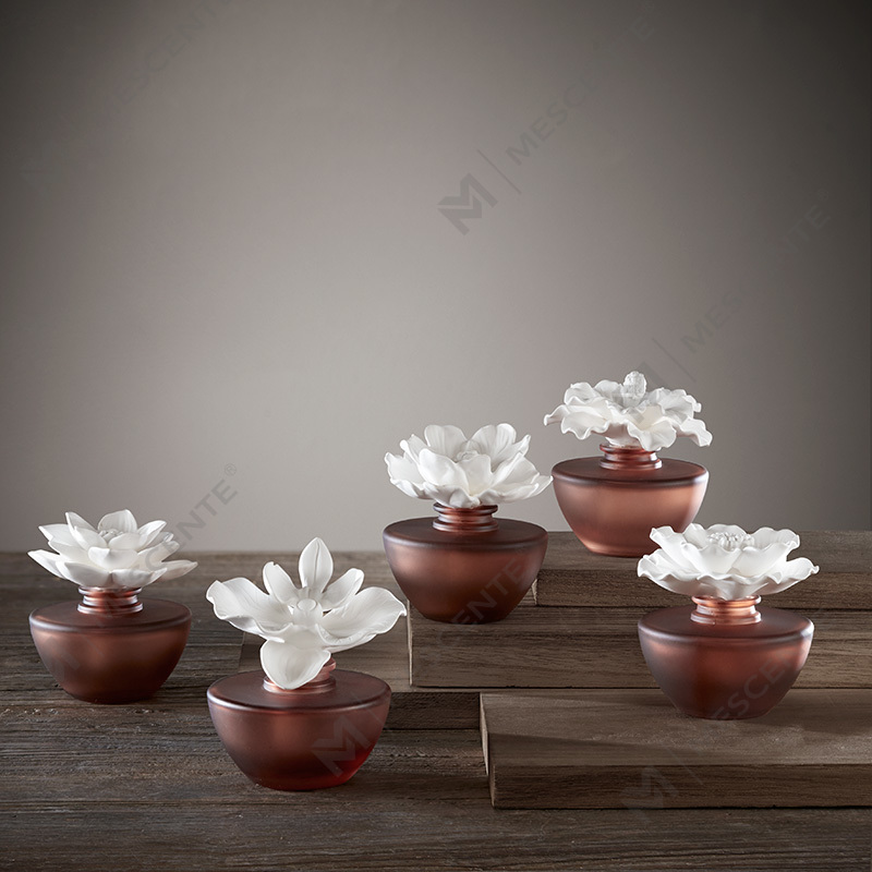 Weiße Blume Mini Parfüm Aroma Schilfrohr-Diffusoröl, Duft Thailand Schilfrohr-Diffusoren Geschenkset