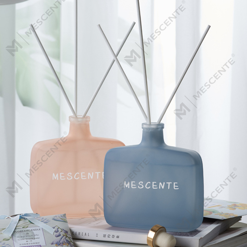 Geschenkset aus Kerze und Schilfrohr-Diffusor, Duftkerzen-Aroma-Red-Diffusor