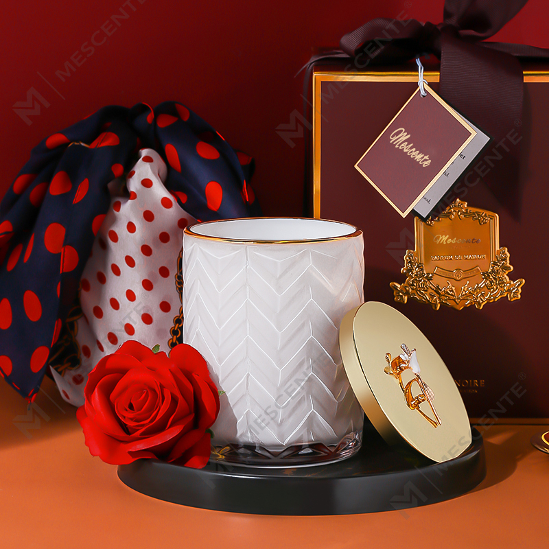 M&Scent Großhandel kundenspezifische Private-Label-Behälter-Aromatherapie-Duftduft-Aroma-Sojakerzen mit Kristallen