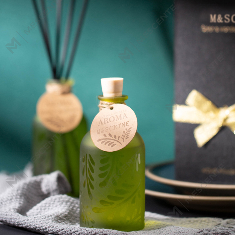 M&Scent Luxuriöser individueller Eigenmarken-Glasflaschen-Blumen-Flüssigkeits-Red-Diffusor mit Geschenkbox