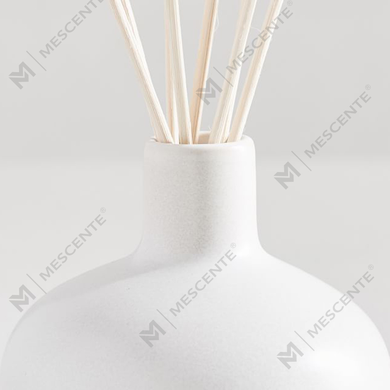 Luxuriöser Eigenmarken-Diffusor aus Bio-Rattan-Rohrstäbchen A29225 – Exportpass