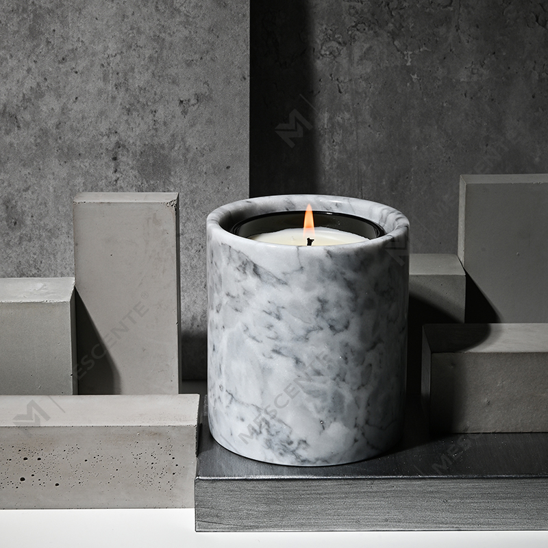 M&Scent Wholesale Luxus-Sojawachskerzen mit kundenspezifischer Dekoration und Privatmarke aus schwarzem Glas mit Kristallduft