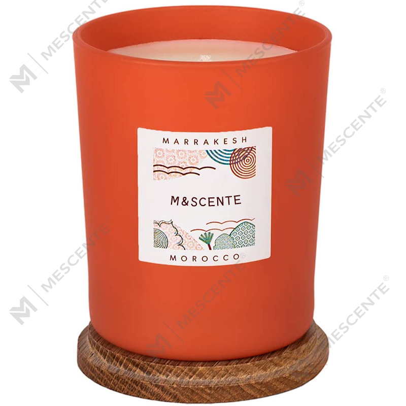 Von M&Scent wurden unter der Privatmarke maßgeschneiderte farbige Duftkerzen aus Sojawachs im schicken Stil hergestellt