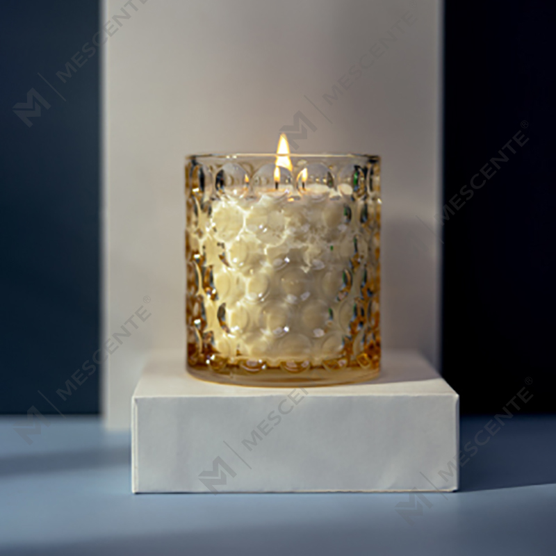 Maßgeschneiderte, luxuriöse, durchsichtige, farbige Glas-Sojawachs-Duftkerzen der Privatmarke Citta mit Trockenblumen