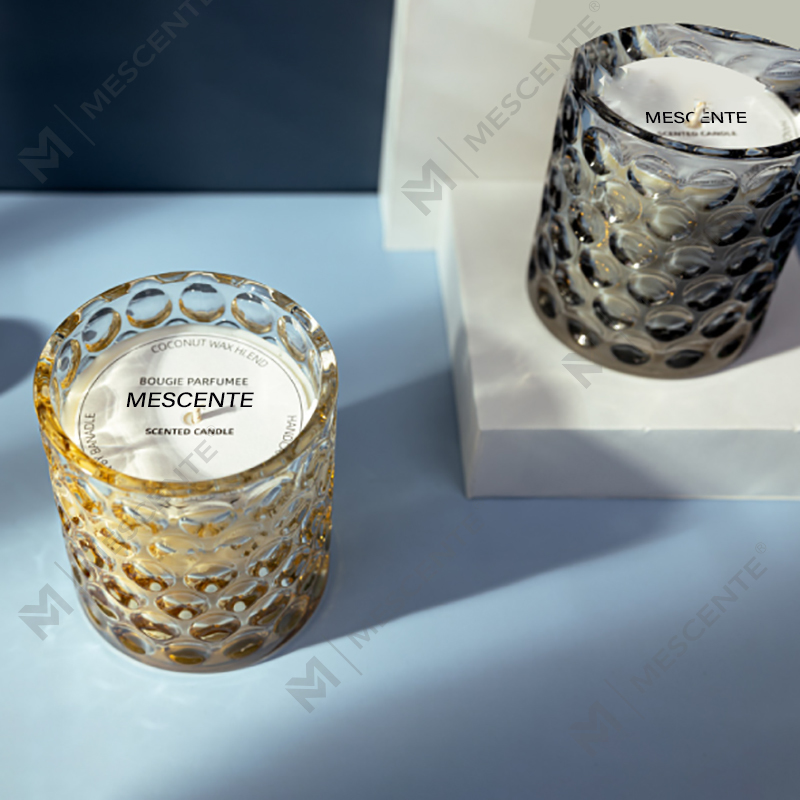 Maßgeschneiderte, luxuriöse, durchsichtige, farbige Glas-Sojawachs-Duftkerzen der Privatmarke Citta mit Trockenblumen