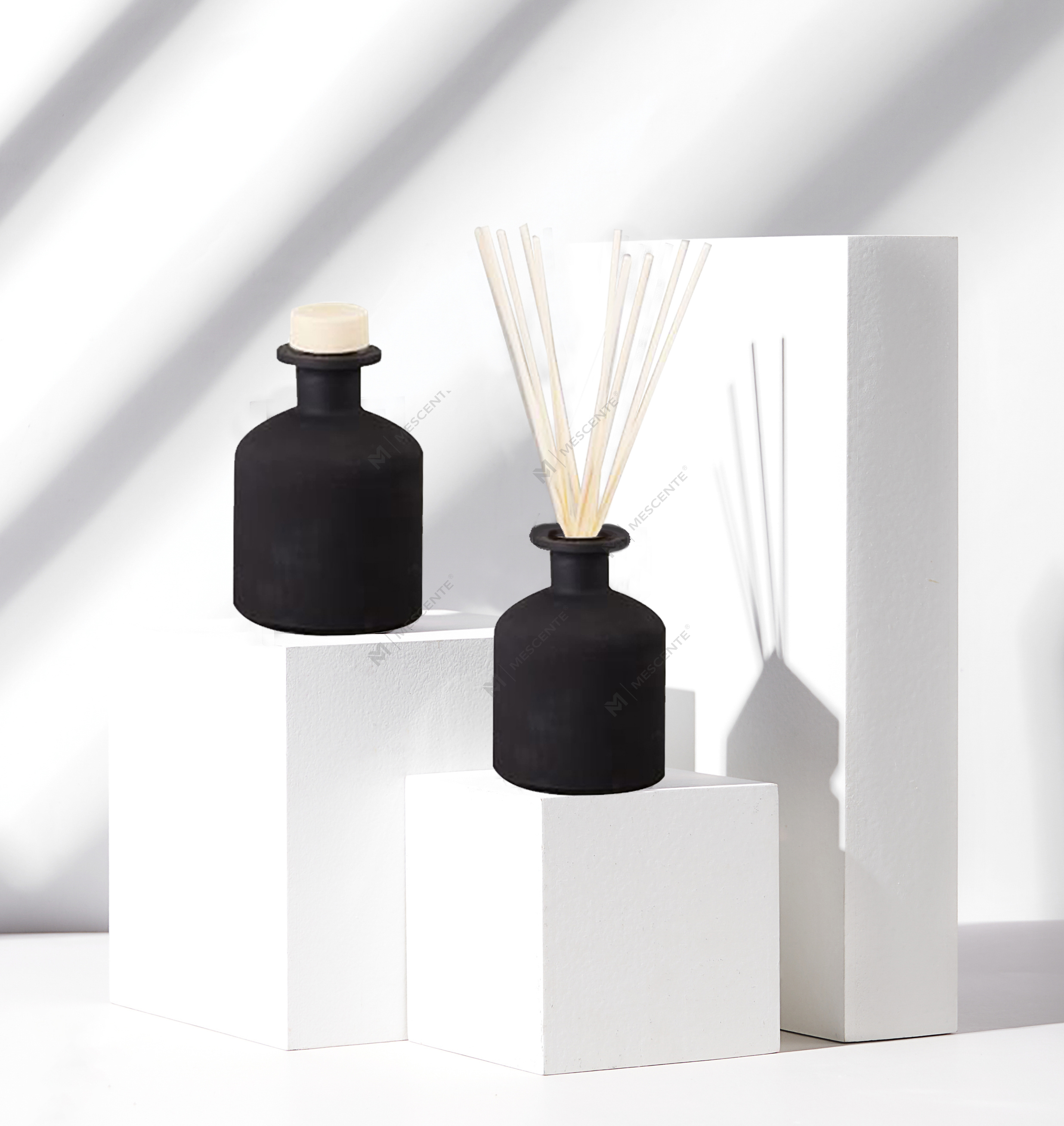 Mescente Luxus 180 ml maßgeschneiderter Glasflaschen-Diffusor für ätherische Öle für Hotels