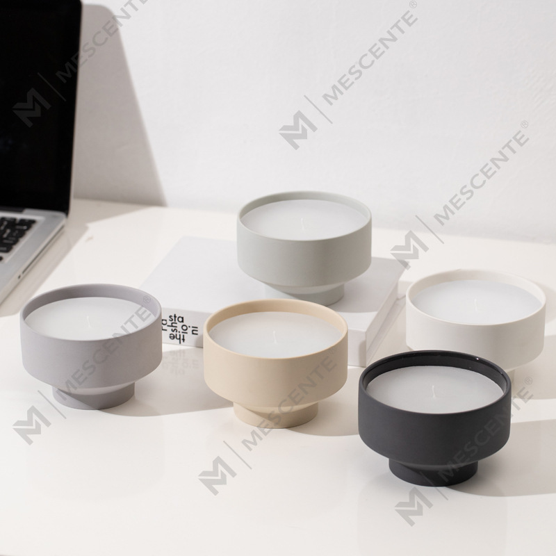M&Scent Wholesale Custom großes, modernes, weiß gefrostetes Weihnachtskerzenglas mit 3 Dochten und Bambusdeckel