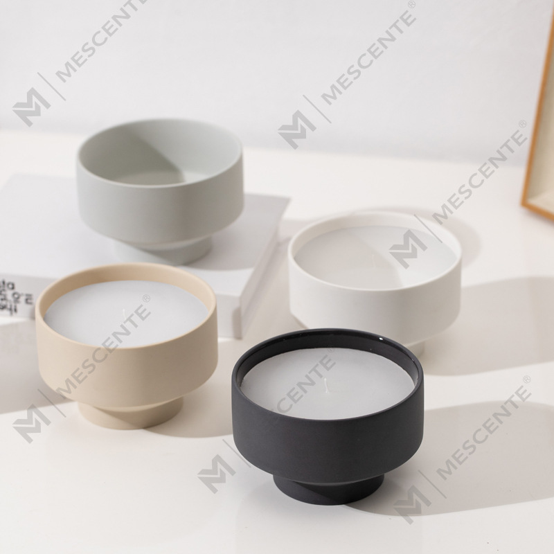 M&Scent Wholesale Custom großes, modernes, weiß gefrostetes Weihnachtskerzenglas mit 3 Dochten und Bambusdeckel