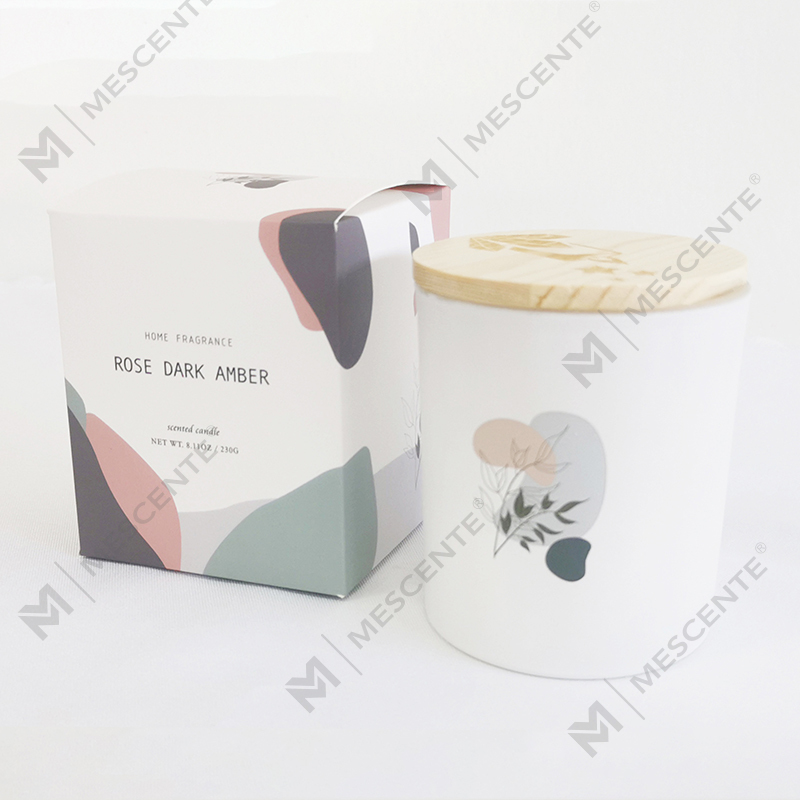 Mehrere hochwertige Soja-Duftkerzen mit 100 % natürlichem Aroma von M&Scent im Glasgefäß mit Deckel