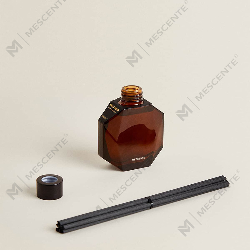 M&Scent maßgeschneiderter Luxus-Eigenmarken-200-ml-500-ml-Heim-Red-Diffusor mit Box